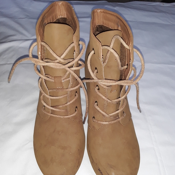 KATHY JEAN WOMENS 4 INCH HEEL ANKLE BOOT. SIZE 8 - Picture 7 of 15